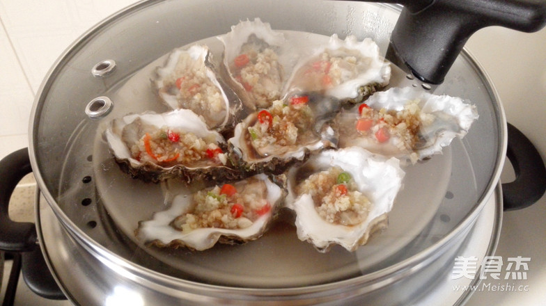 Steamed Oysters with Garlic recipe