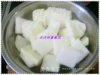 Good News for Cardiopulmonary Patients---radish, Wolfberry, Almond and Pig Lung Soup recipe