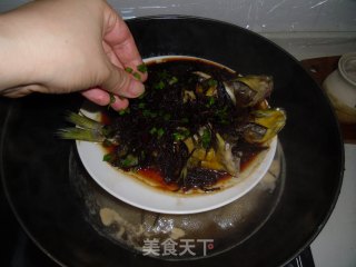 Steamed Porcupine Fish with Plum Cabbage recipe