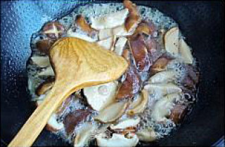 I Love that Bite of Crispy Bones-----mushroom Chicken recipe
