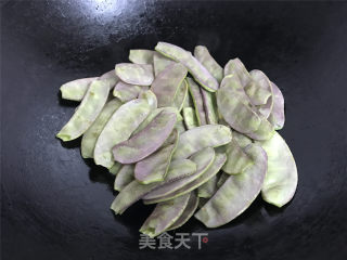 Stir-fried Lamb Eyed Peas recipe