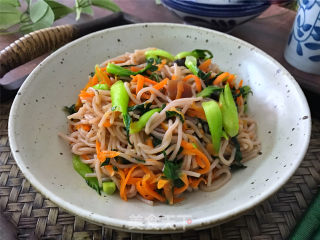 Rice Noodles with Eight Treasure Sauce recipe