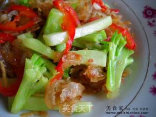 Stir-fried Sausage with Broccoli Stem recipe