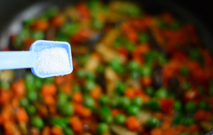 Stir-fried Peas with Mushrooms recipe