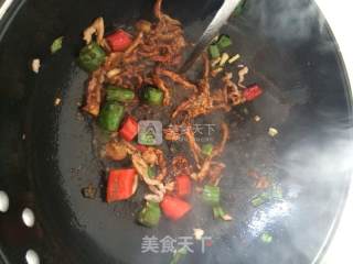 Stir-fried Grilled Wheat Bran with Shredded Pork recipe