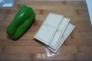 Shredded Chicken, Green Pepper and Dried Tofu recipe