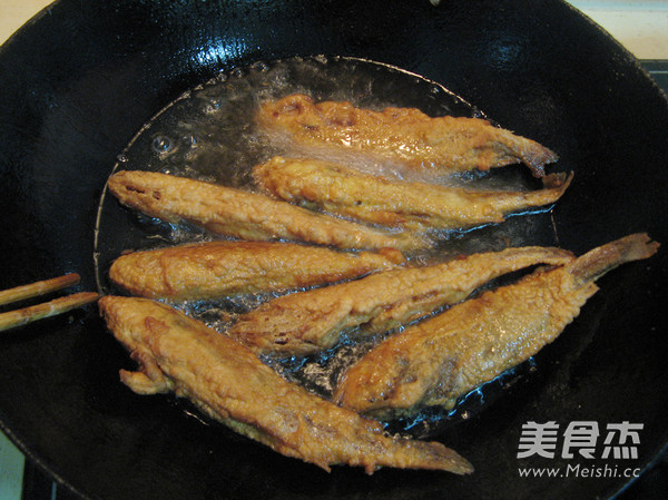 Fried Small Yellow Croaker recipe