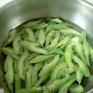 Stir-fried Tempeh with Mustard Stems recipe