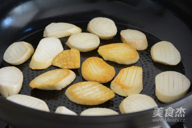 【pleurotus Eryngii in Sand Tea】, A Meaty Vegetarian Dish~ recipe