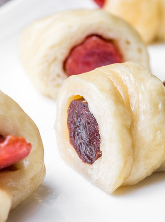 Two-color Sausage Rolls recipe