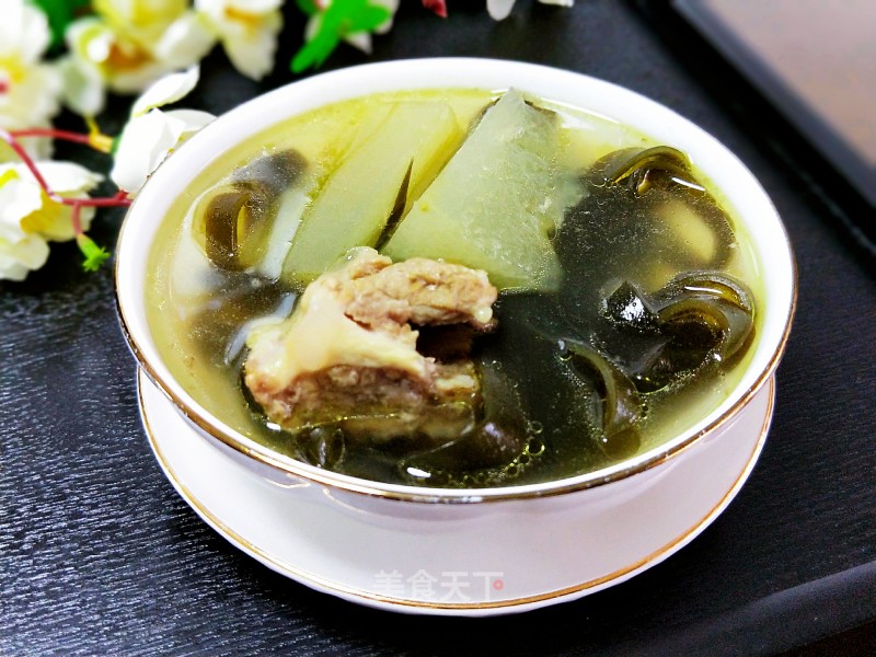 Winter Melon Seaweed Pork Bone Soup recipe