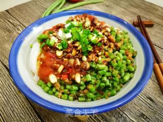 Carob Minced Pork Dried Noodles recipe