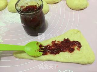 #aca烤明星大赛#jam and Soft Croissant Small Bread Meal Bag recipe