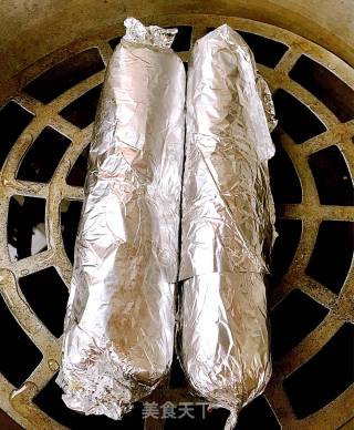 Thousands of Fresh Meat and Salted Egg Yolk Rolls recipe