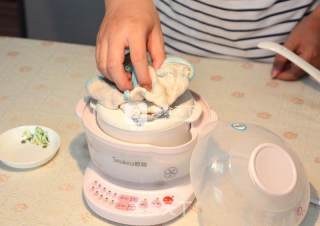 White Fungus and Lotus Seed Soup recipe