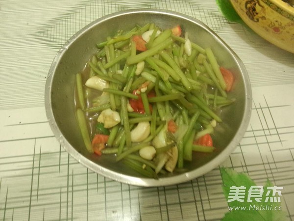 Stir-fried Shredded Sweet Potato Stems recipe