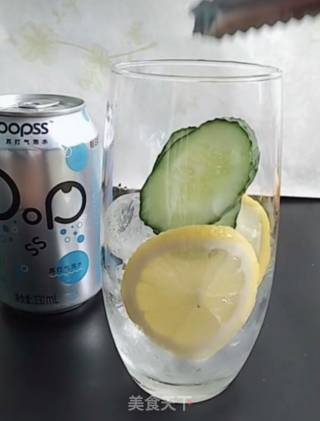 Cucumber Lemon Bubble Water recipe