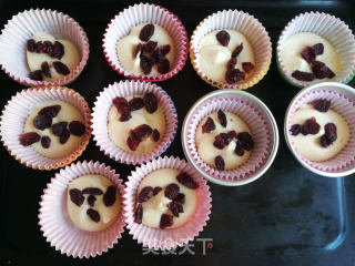 Light Cream Cranberry Cupcakes recipe