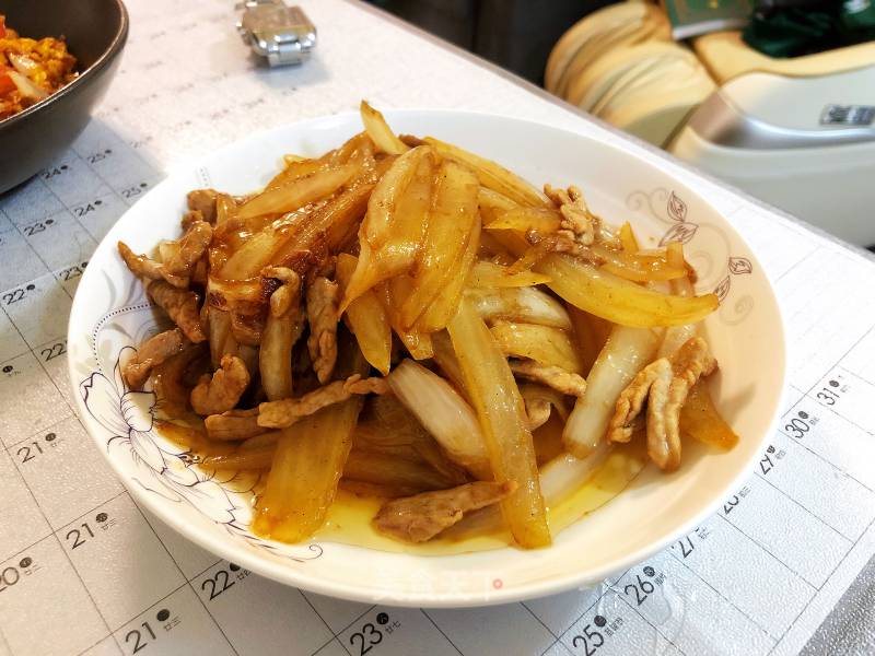 Stir-fried Shredded Pork with Onion recipe