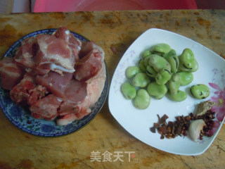 Good Beans for Clearing Away Heat and Dampness---stewed Pork Ribs with Broad Beans recipe