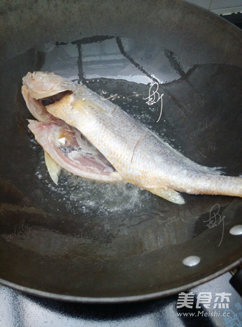 Beer Fried Braised Yellow Croaker recipe