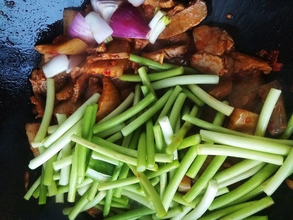 Twice-cooked Pork with Garlic Moss recipe