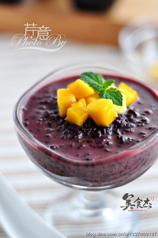 Black Glutinous Rice with Mango Coconut Milk recipe