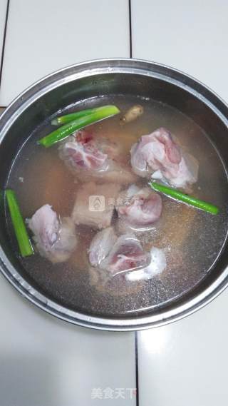 Water Chestnut Lotus Root Tube Bone Soup recipe