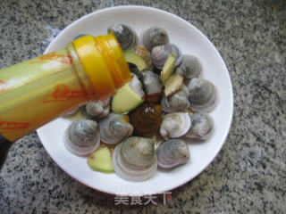 Steamed Round Clams recipe