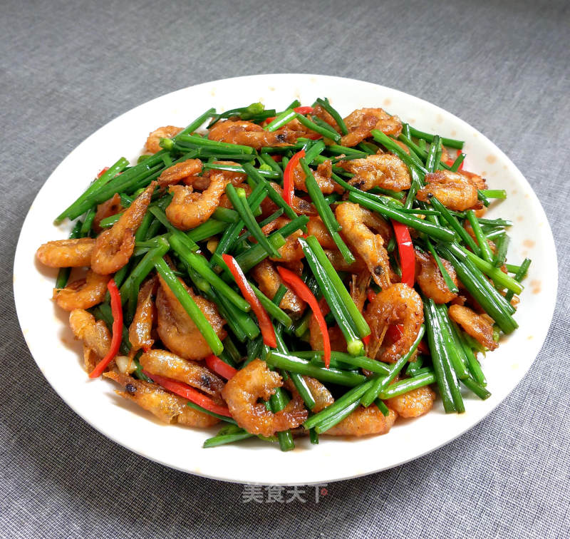 Stir-fried River Prawns with Leek Flowers recipe