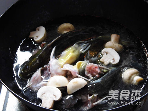 Yellow Lading Fresh Mushroom Soup recipe