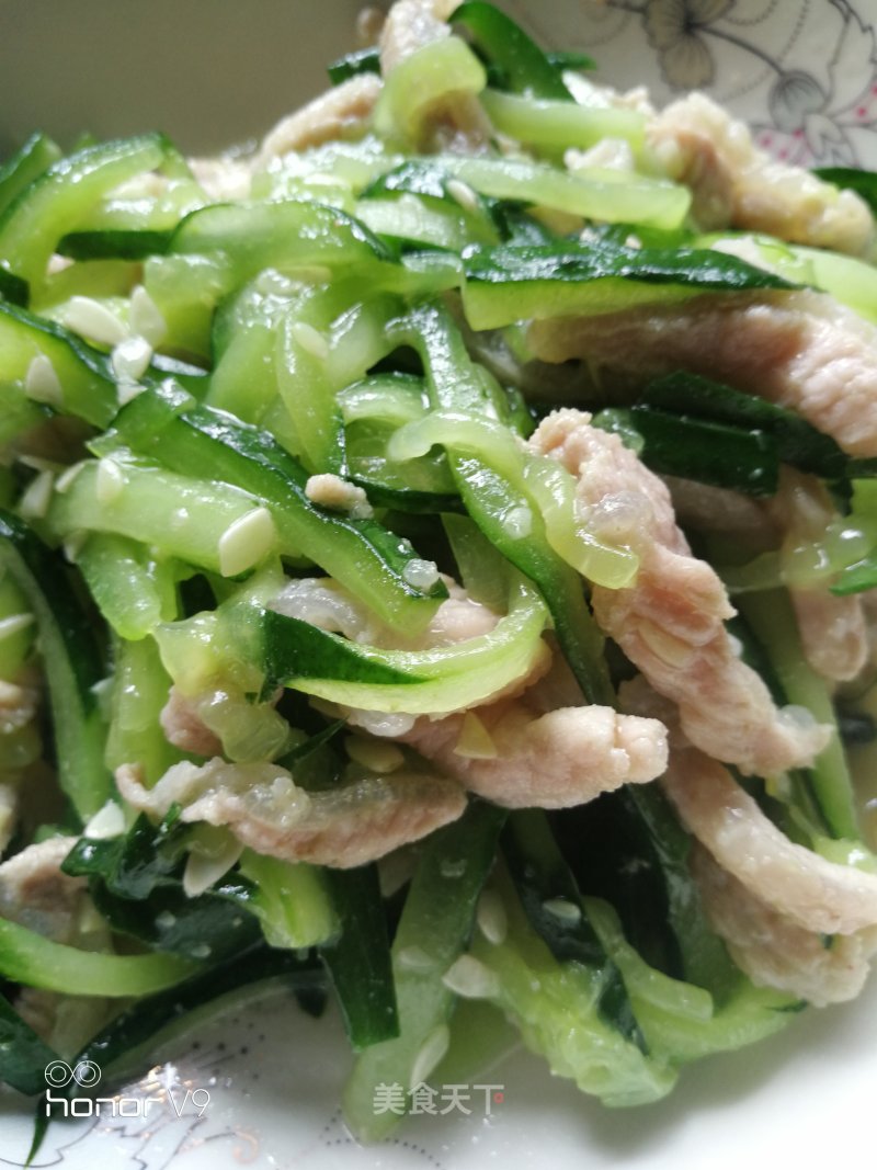 Fried Pork Tendon with Cucumber recipe