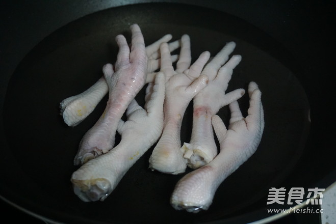 Not Enough Fish-flavored Chicken Feet recipe