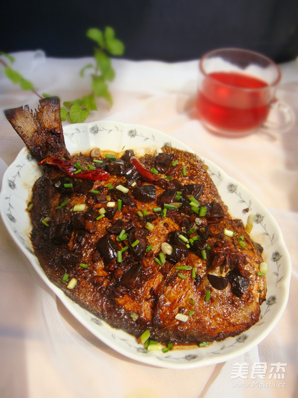 Braised Pomfret with Mushrooms recipe