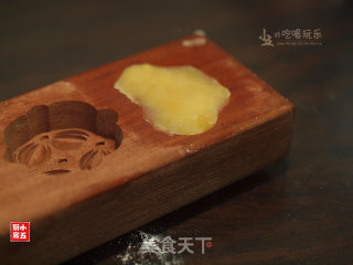 Mung Bean Cake: Chaoshan Pastry with Delicate Fragrance and Warmth Like Jade recipe