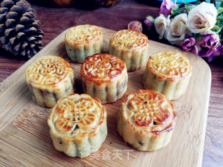 Cantonese Egg Yolk Bean Paste Mooncake recipe