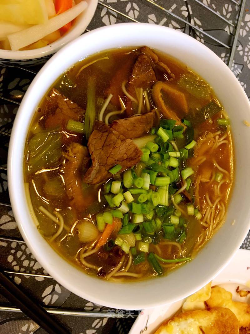 Tudoujia is Fast, Warms The Stomach, Full of Praise--【beef Noodles】