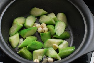 Beginning of Summer. 【loofah Braised Fritters】 recipe