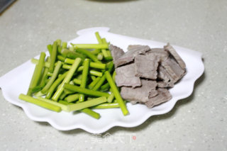 Home Cooking: Stir-fried Beef with Garlic Moss recipe