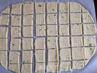 Chive Soda Crackers (vegetable Crackers in My Memory) recipe