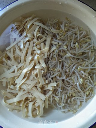 Fried Bean Sprouts with Onion recipe