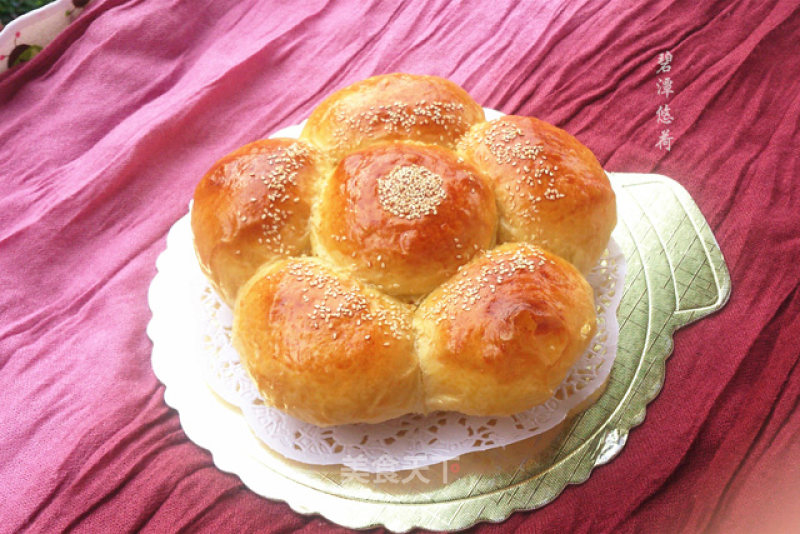 Middle-type Flower Liuhe Bread recipe