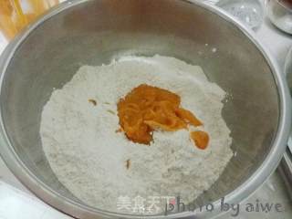 Pumpkin Hydrangea Honey Bean Buns recipe