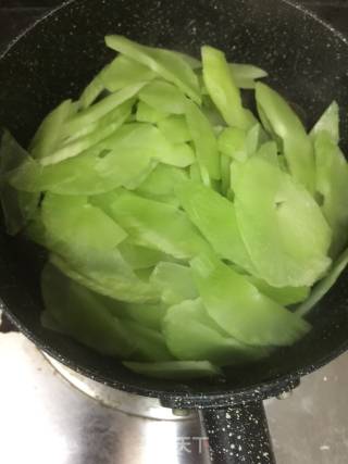 Stir-fried Lettuce with Cloud Ears recipe