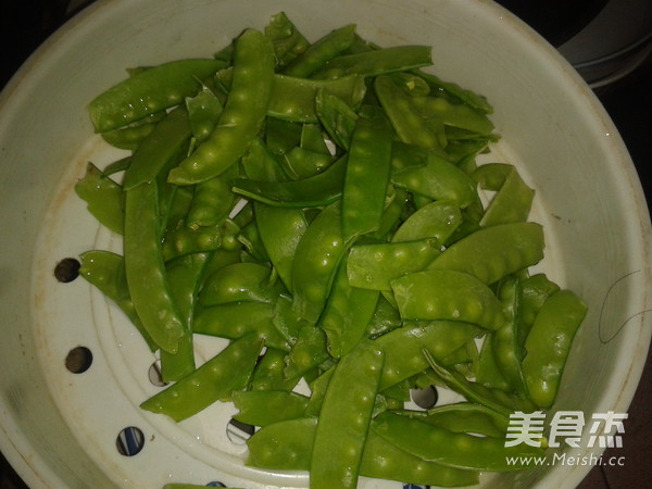 Stir-fried Snow Peas recipe