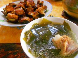 One Spare Ribs and Two Dishes: Sweet and Sour Spare Ribs + Seaweed Spare Ribs Soup recipe