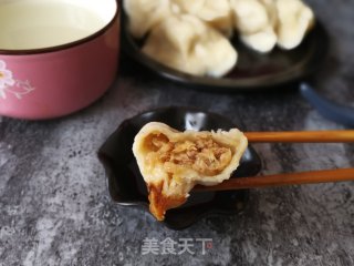 Northeast Sauerkraut Pork Dumplings recipe