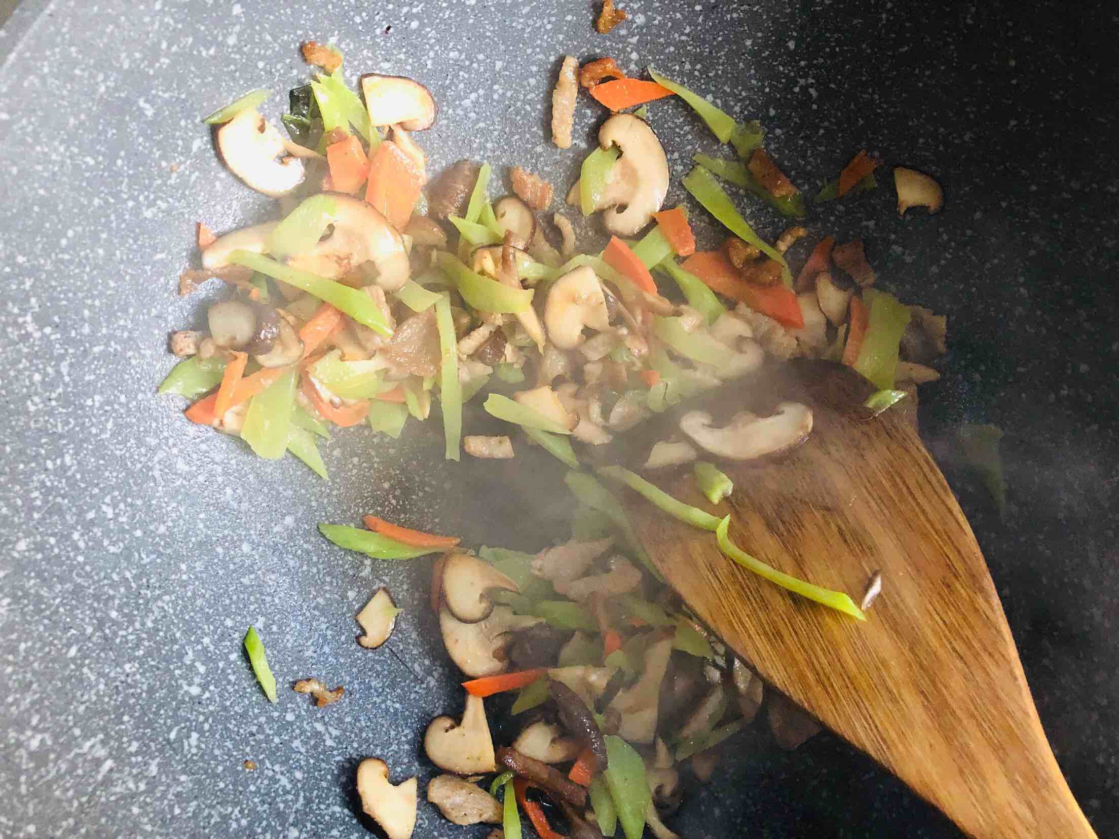 Stir-fried Large Noodles with Seasonal Vegetables recipe