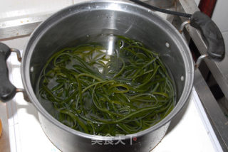 【summer Cold Dishes】chilled Rice Noodles with Shredded Kelp recipe