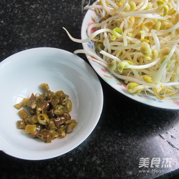 Hot and Sour Soy Sprouts recipe